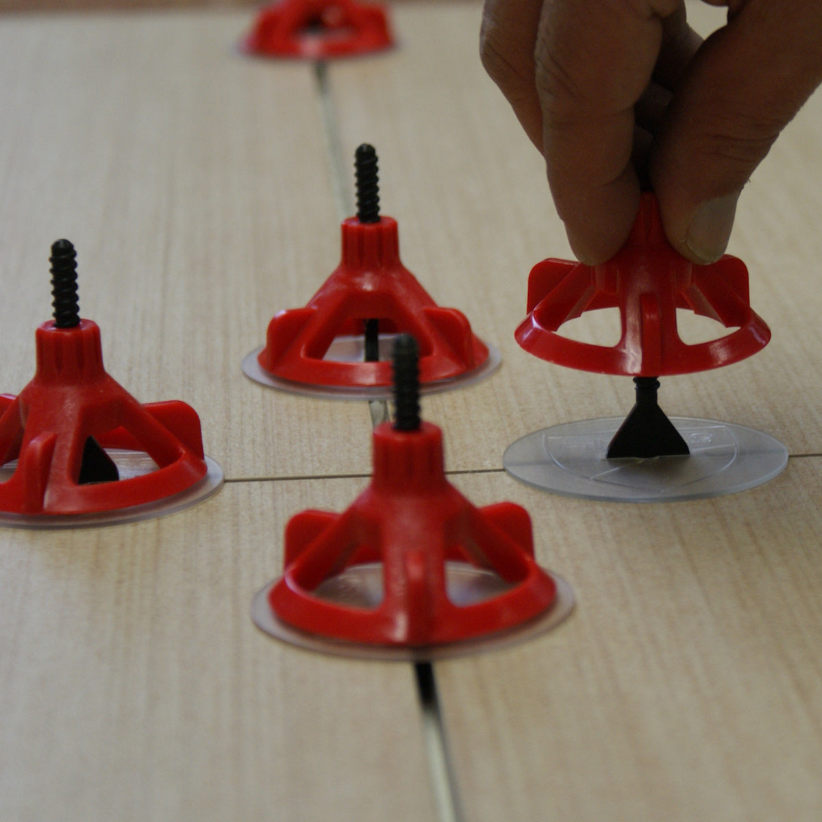 Spin Doctor Lippage Levelling System for Shower Wall, 1000 Spacer Kit for Large Tile Projects